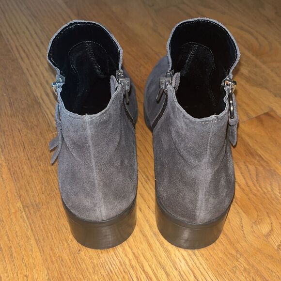 Steve Madden “Dacey” Gray Leather Ankle Booties w/ Silver Hardware & Tassel- 6M - Picture 6 of 11